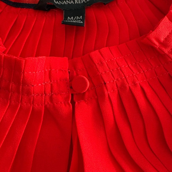 Banana Republic Red Pleated Top - Picture 5 of 5